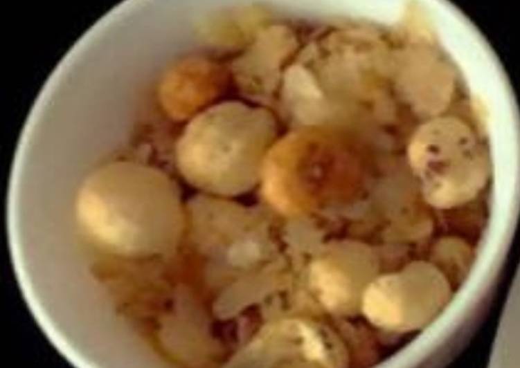 Recipe of Quick Makhane oats chivda