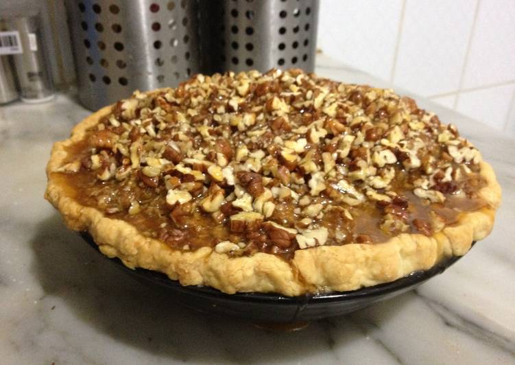 How to Prepare Favorite Apple-n-Pecan Pie