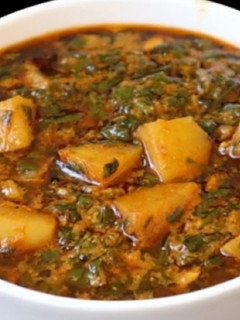 ஆலூ மேத்தி கிரேவி (Aloo methi gravy recipe in tamil) செய்முறை முக்கிய புகைப்படம்
