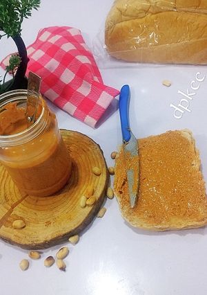 A picture of Homemade Peanut butter.