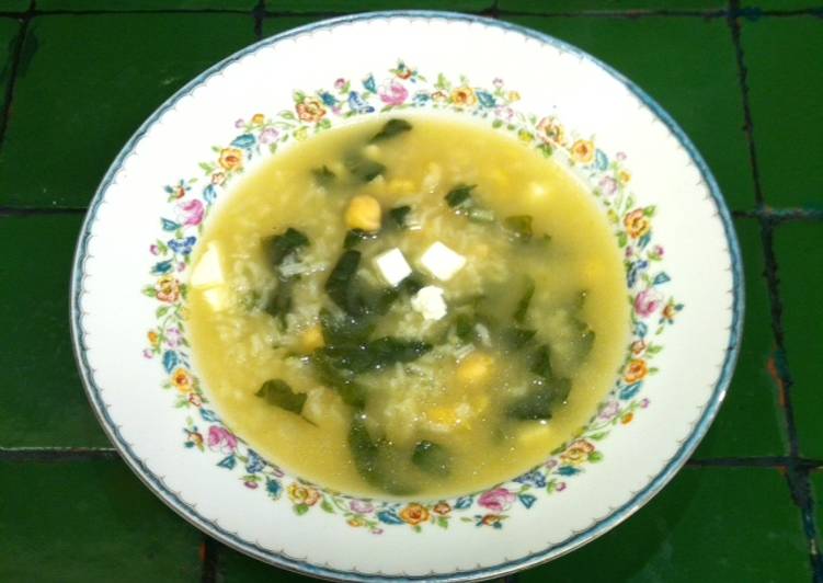 Sopa de arroz con acelgas y garbanzos