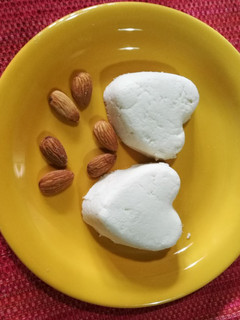 Una foto de Queso de almendras
