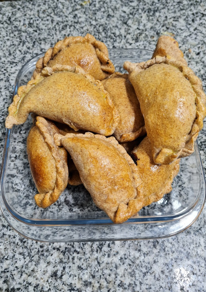 Una foto de Empanadas caseras de atún con masa integral