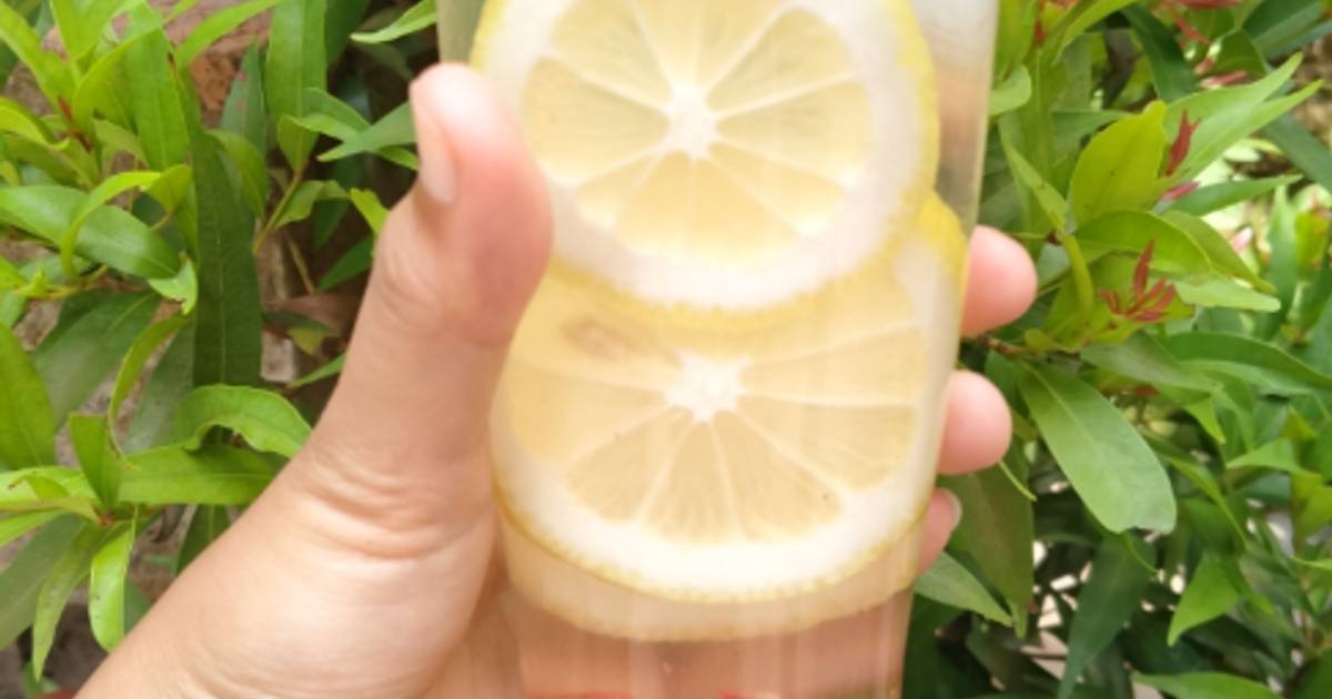 Resep Infused water Lemon Strawberry dan madu oleh Dhita Novika Cookpad