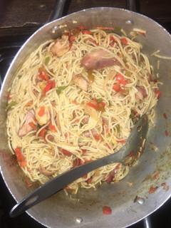 A picture of Fried spagetti with shredded chiken😋.