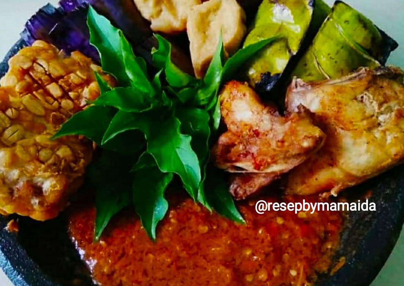 Resep Lalapan Ayam Sambal Terasi yang Lezat Sekali
