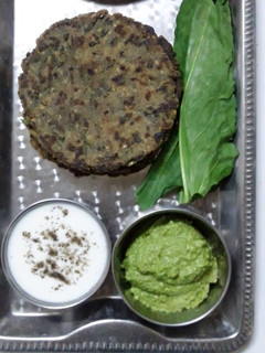 પાલક ઢેબરા (Palak Dhebra Recipe In Gujarati) રેસીપી મુખ્ય ફોટો