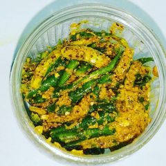 A picture of Instant green chilli pickle.