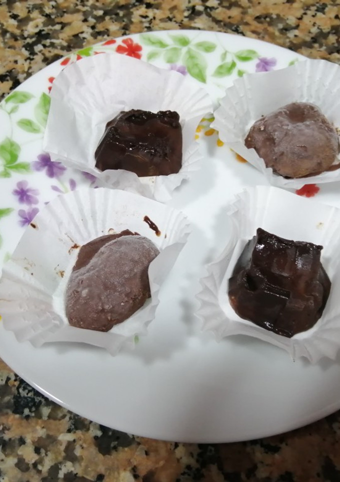 Una foto de Bombones de coco y leche condensada
