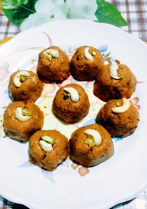 અડદિયા પાક (Adadiya Paak Recipe In Gujarati) રેસીપી મુખ્ય ફોટો