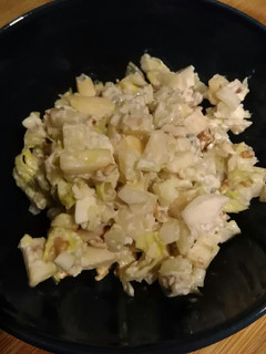 Una foto de Ensalada de manzana y roquefort