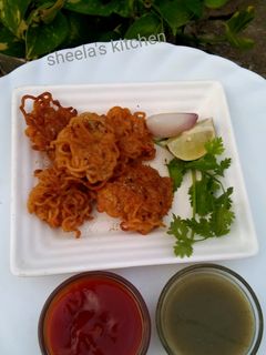 ম্যাগি পকোড়া (Maggi pakoda recipe in bengali) রেসিপির প্রধান ছবি