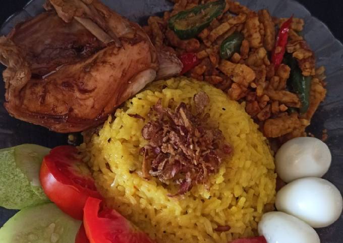 Resep Nasi Kuning Magicom dan Oseng Tempe Cabe Ijo Anti Gagal