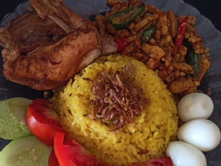 Langkah Mudah untuk Membikin Resep Nasi Kuning Magicom dan Oseng Tempe Cabe Ijo yang Lezat Anti Ribet, Lezat