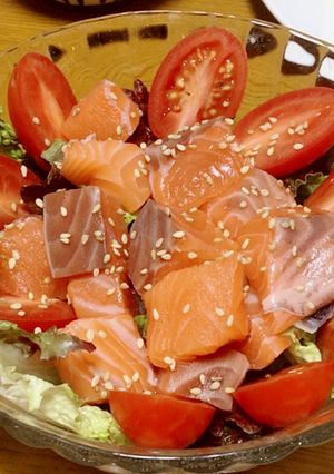 Hình của món Salad Cá Hồi.