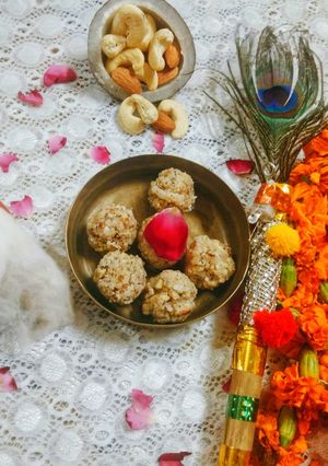 मेवा लड्डु(mewa laddu recipe in hindi) रेसिपी मुख्य फोटो