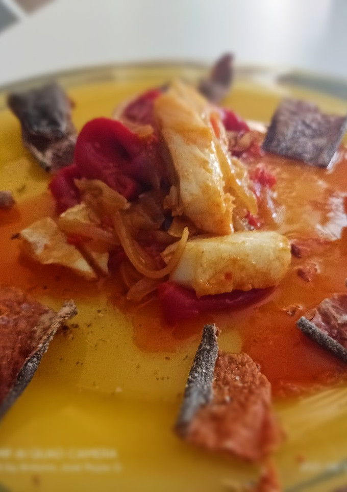 Una foto de Bacalao desalado con chips de su propia piel 🌞🌞🌞