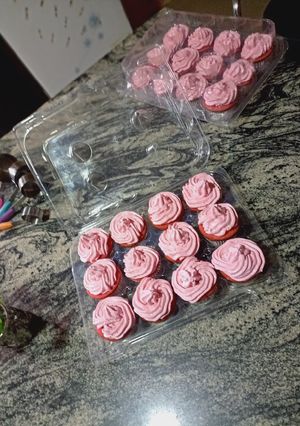 A picture of Red velvet meringue cupcakes.