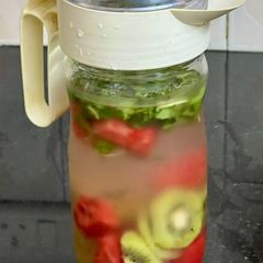 A picture of Watermelon 🍉 Kiwi 🥝 Detox Water.