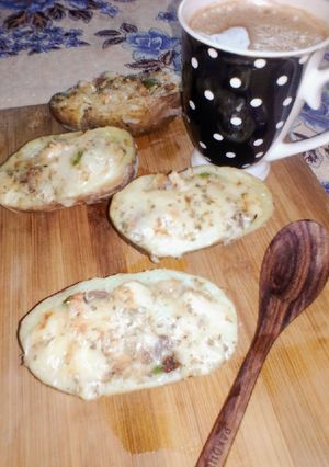 A picture of Baked Potatoes 🥔🥔.