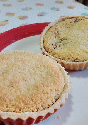 Una foto de Mini tortitas dulces rellenas de dulce de leche y coco