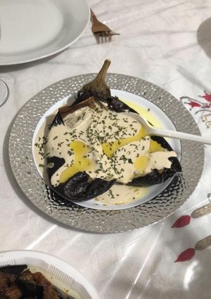Una foto de Berenjena asada con thine 🍆