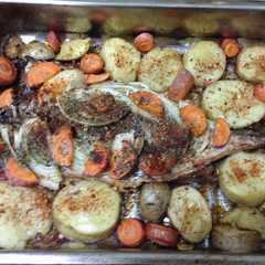 Una foto de Lisa con papas al horno