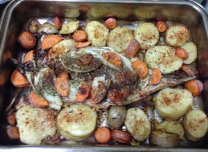 Una foto de Lisa con papas al horno