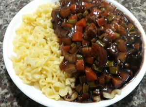 Hình của món Mỳ tương đen Hàn Quốc.