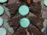 લસણીયો બાજરી નો રોટલો (Lasaniyo Bajri Rotlo Recipe In Gujarati)