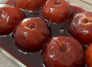 Una foto de Manzanas al vino tinto
