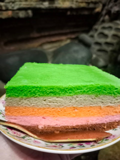 Foto resep Rainbow Cake Kukus 🌈🧁