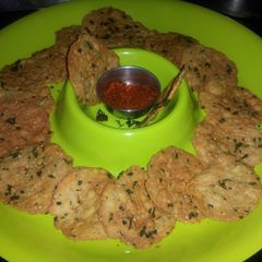 A picture of Methi Farsi puri.