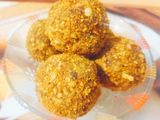 पौष्टीक मेथीचे लाडू (Paushtik Methiche Ladoo Recipe In Marathi)