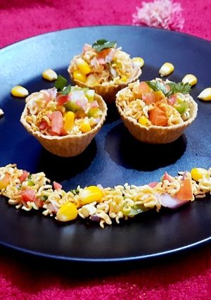 A picture of Spicy Maggi Muffin Bhel.