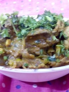 चिकन चिली (chicken chili recipe in marathi) रेसिपी चे मुख्य फोटो 