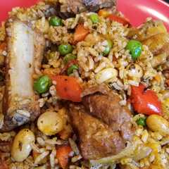 Una foto de Arroz con Chancho (Cerdo)