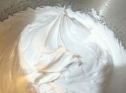 Una foto de merengue o glaseado