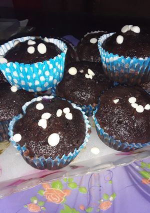 صورة لوصفة اسهل كب كيك بالفواكه المجففة والشوكلات شيبس 🍮