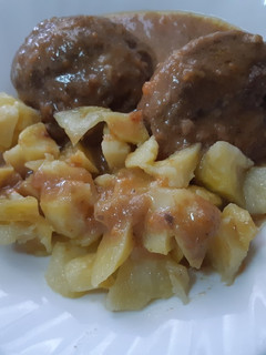 Una foto de Carrilleras de cerdo con patatas