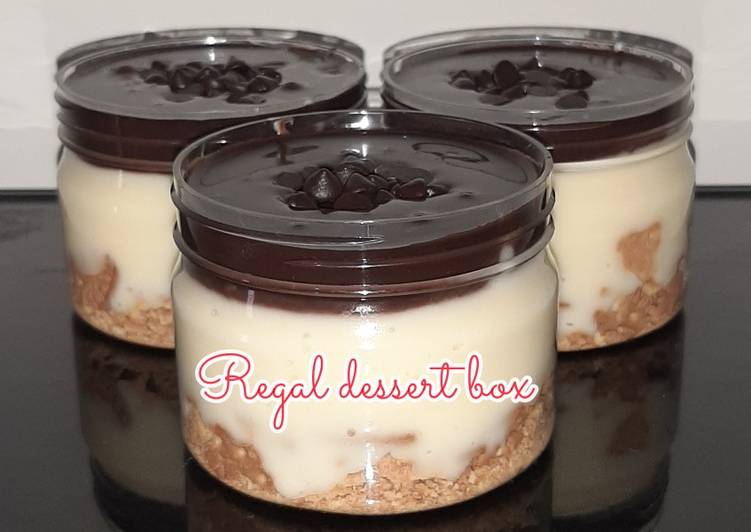 Eclair/Regal dessert Box