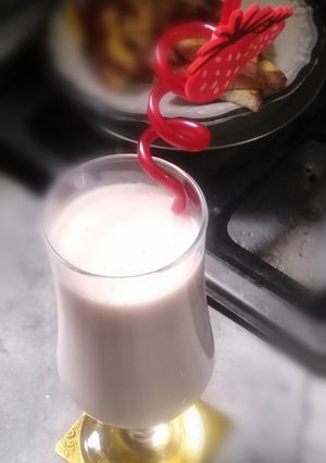 A picture of STRAWBERRY MILKSHAKE🍓.