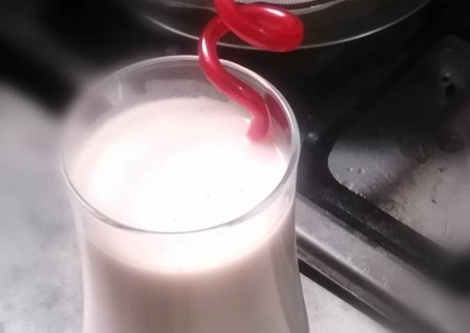 STRAWBERRY MILKSHAKE🍓