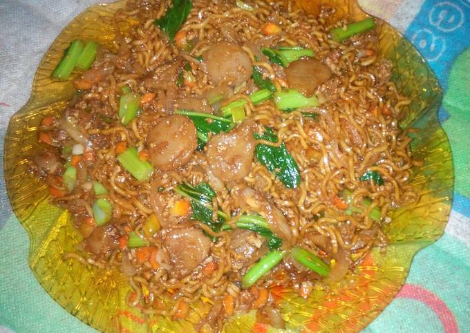 Langkah Mudah untuk Membuat Mie Goreng Dg Saus Tiram n Baceman Bawang Putih Bumbu Iris yang Bisa Manjain Lidah