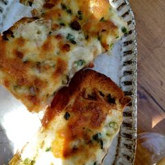 A picture of Chilli cheese toast.