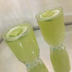 A picture of Cucumber lemonade.