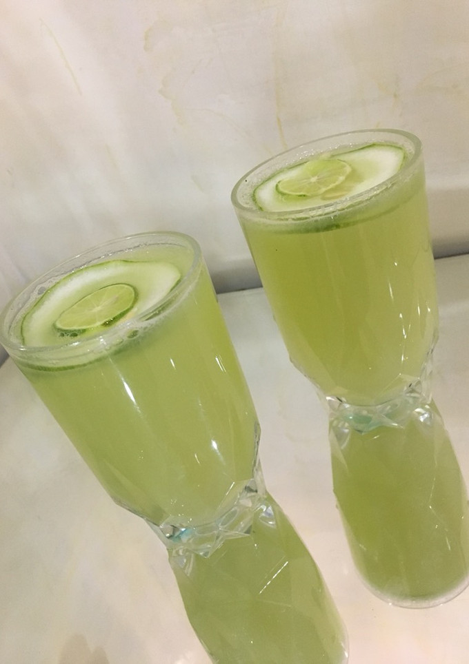 A picture of Cucumber lemonade.