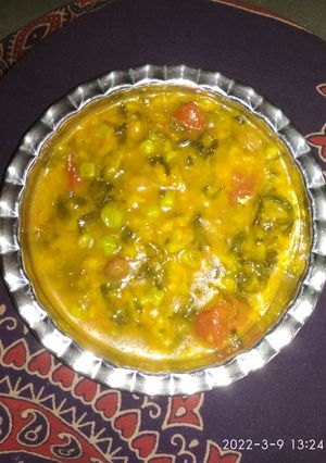 મેથી ના રસાવાળા મૂઠિયાં (Methi Rasavala Muthia Recipe In Gujarati) રેસીપી મુખ્ય ફોટો