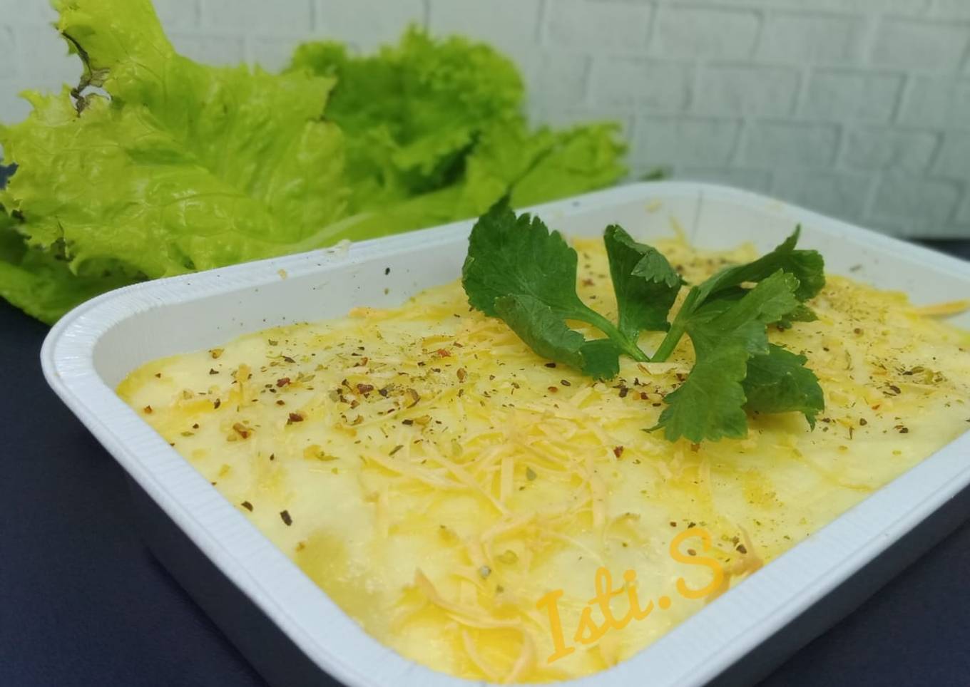 Super Cheesy MacaronivSchotel Panggang