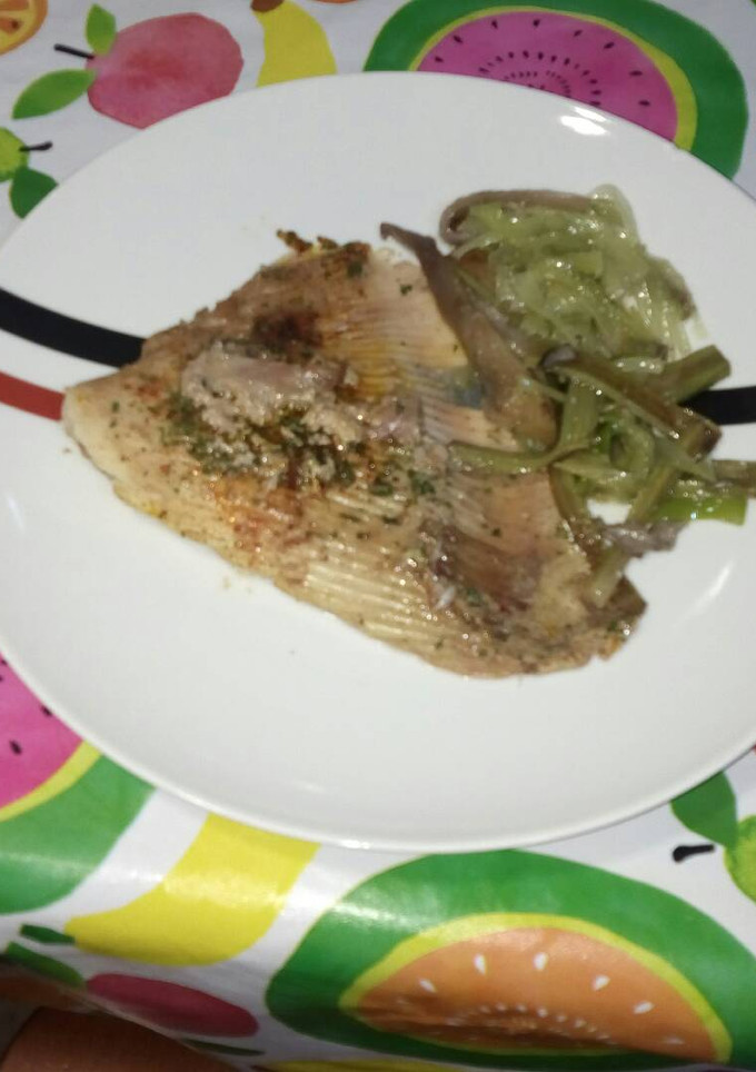 Una foto de Raya al cava con verduras